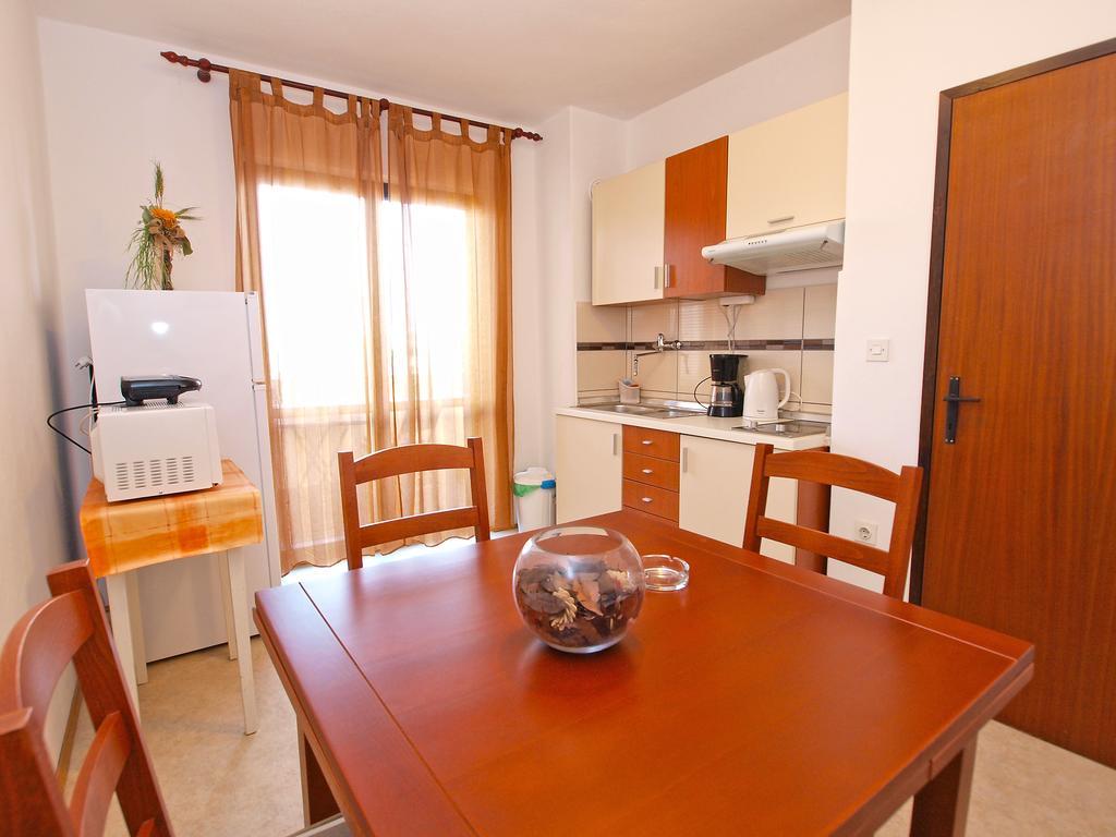 Family Friendly Apartment 946 Пула Екстер'єр фото